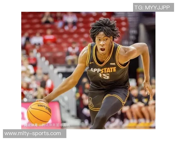 亨特上半场表现出色6投5中轻松斩获12分6篮板1助攻1抢断 亨特上半场表现出色6投5中轻松斩获12分6篮板1助攻1抢断