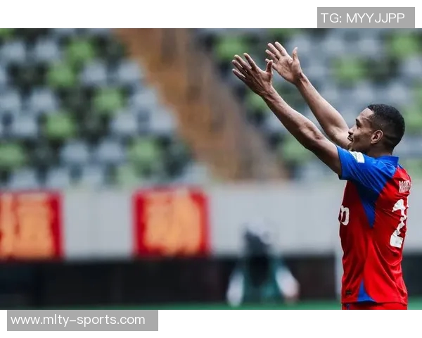 梅州客家茹子楠远射破门领先青岛海牛罗德里格射门中柱未果