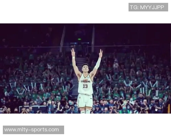 郭艾伦在星名人赛中狂砍43分率队获胜荣膺个人首个MVP奖杯 郭艾伦在星名人赛中狂砍43分率队获胜荣膺个人首个MVP奖杯