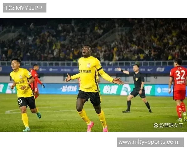 阿齐兹精彩进球助西海岸领先英博1-0打破僵局 阿齐兹精彩进球助西海岸领先英博1-0打破僵局